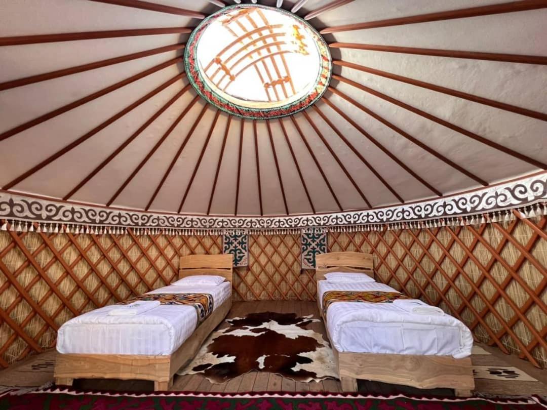 Ethno Complex Ala Kuch Hotel Kaindy Bagian luar foto