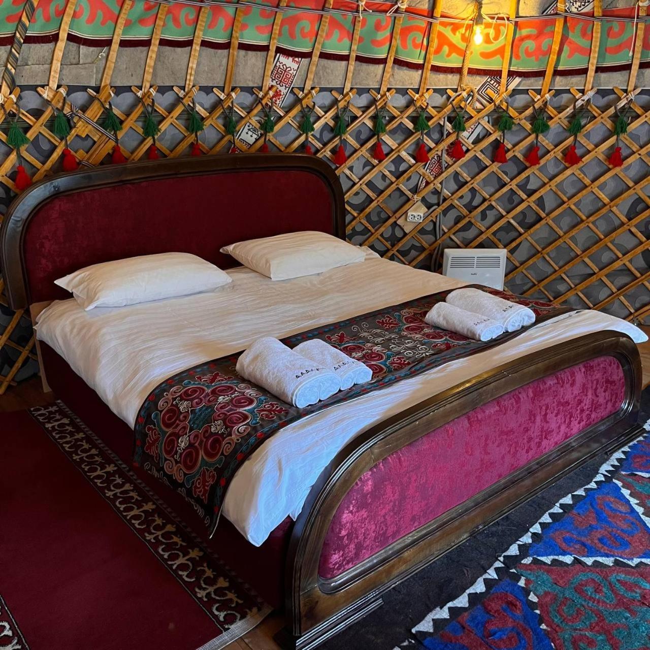 Ethno Complex Ala Kuch Hotel Kaindy Bagian luar foto