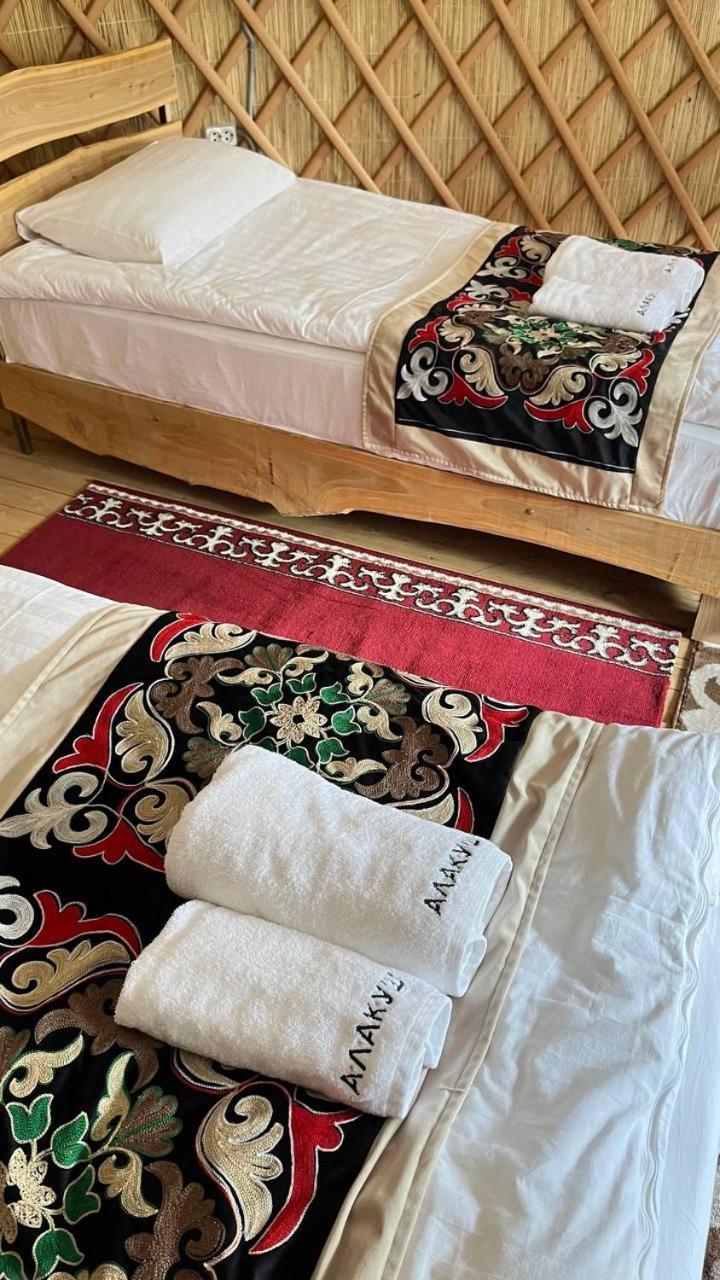 Ethno Complex Ala Kuch Hotel Kaindy Bagian luar foto