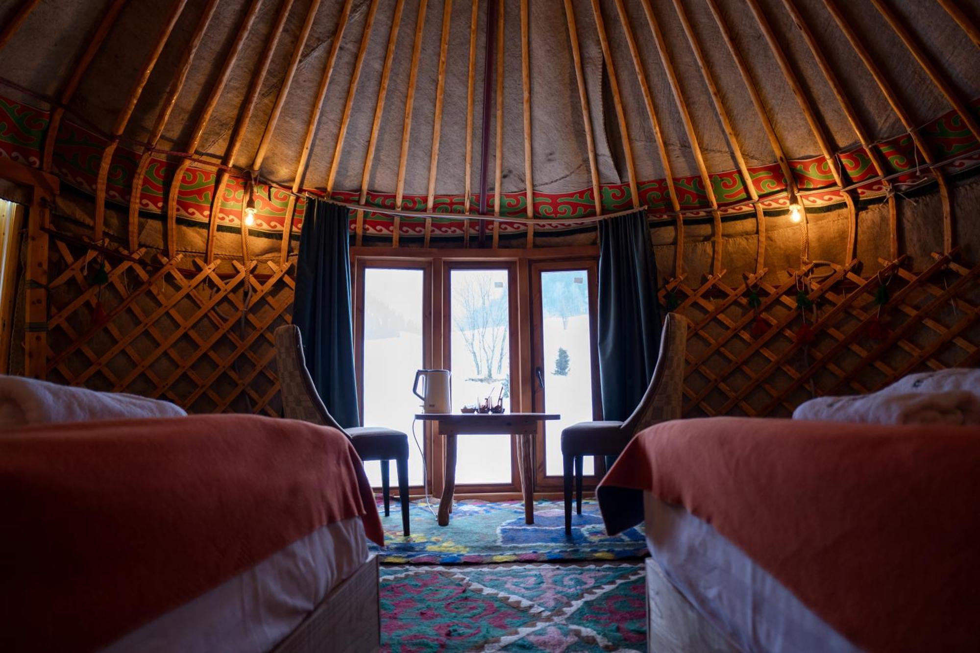 Ethno Complex Ala Kuch Hotel Kaindy Bagian luar foto